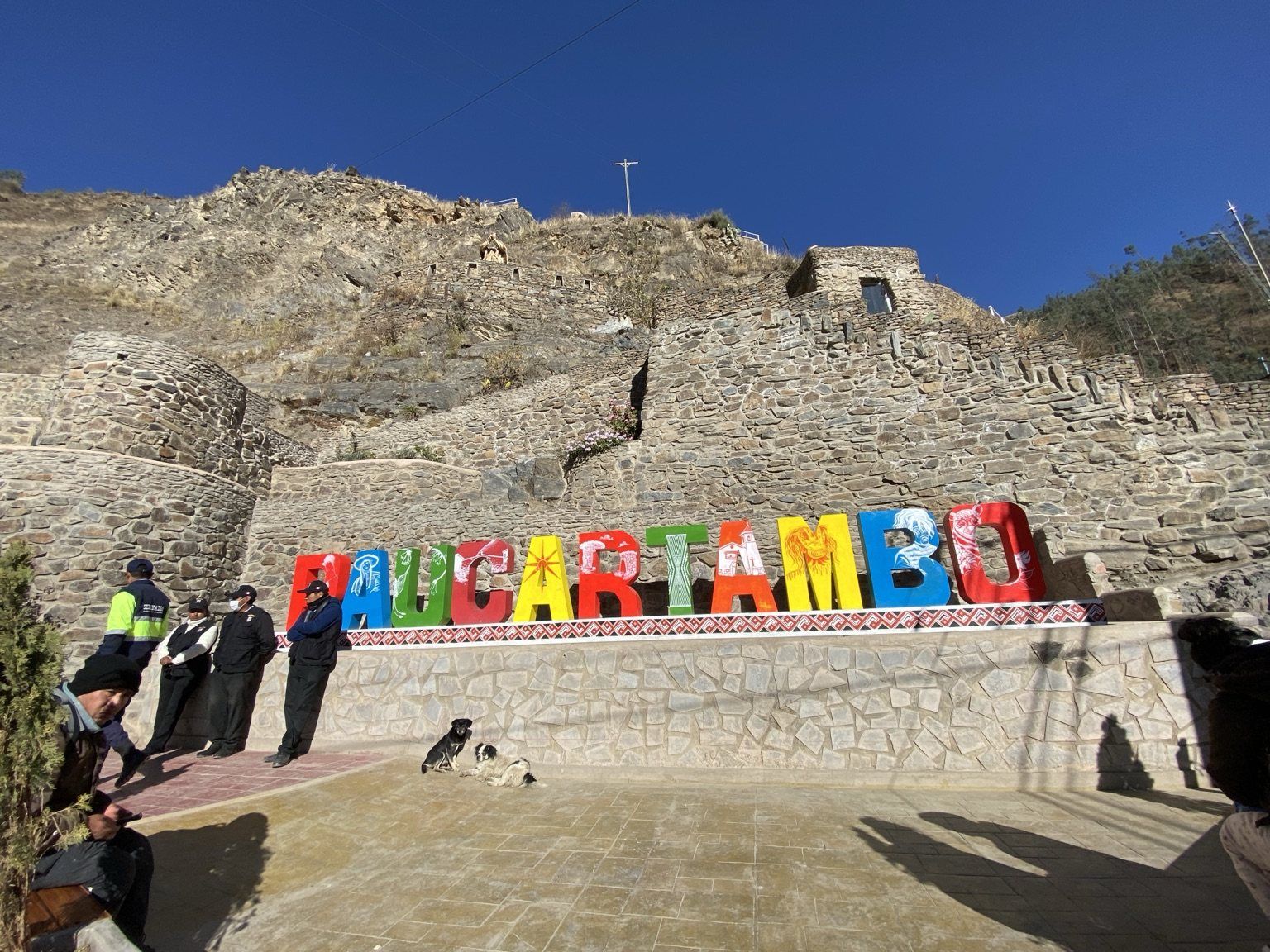 Tres Cruces
